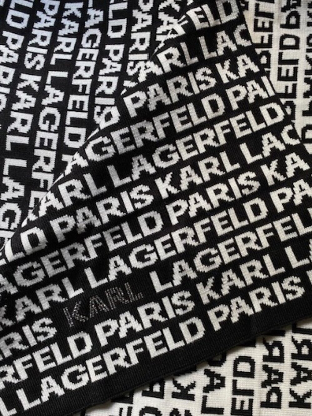 Karl Lagerfeld Paris Black & White Print 14" Wide x 72" Wrap Rhinestone Logo
